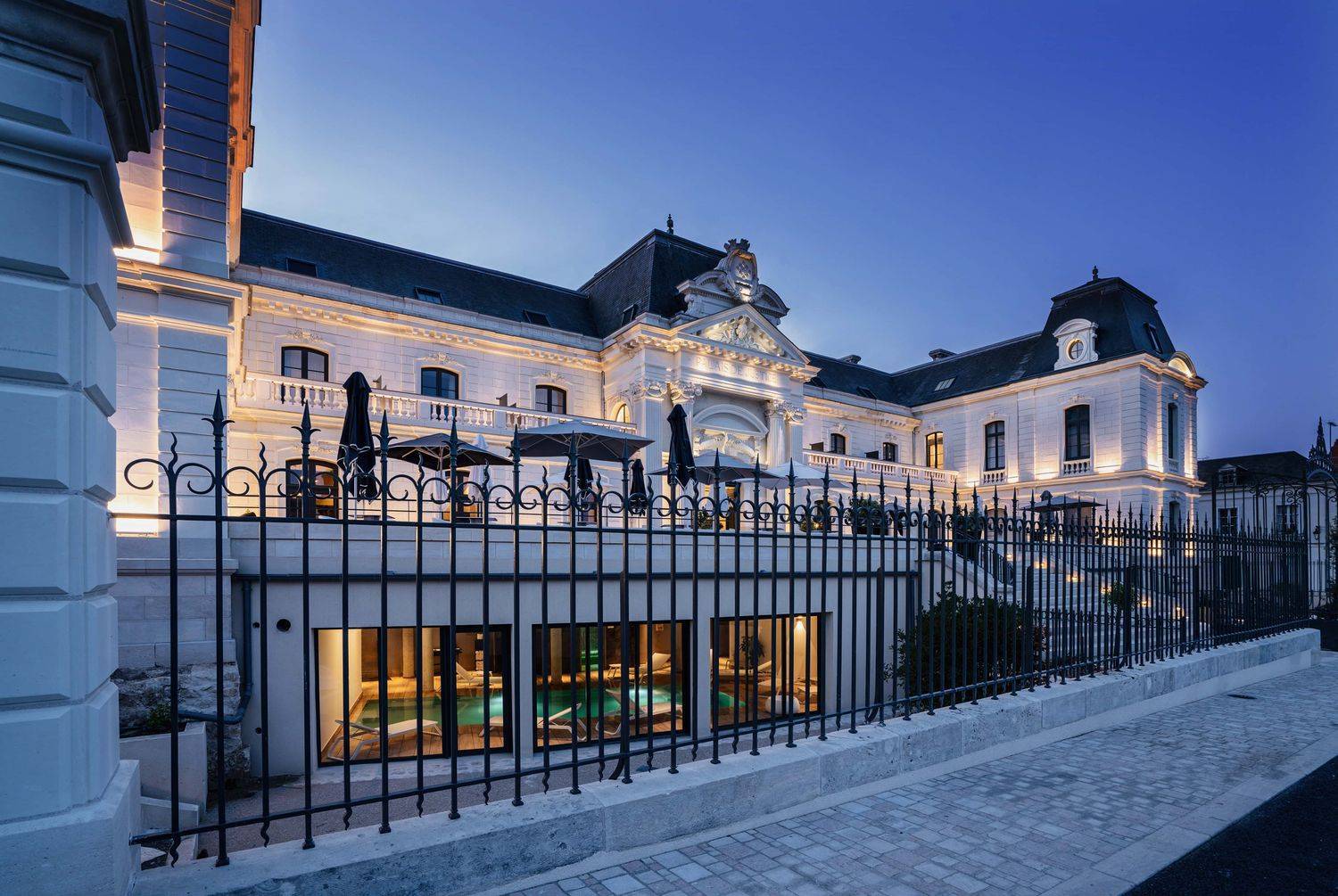 HÔTEL DE LA CITÉ ROYALE in Loches, France